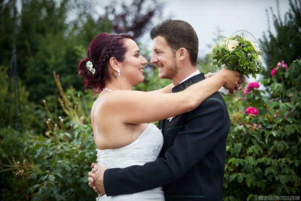 Hcohzeit in Kematen - Lisa und Michael - Garten Schiefermayr - Hochzeitsfotograf Harald Stampfer